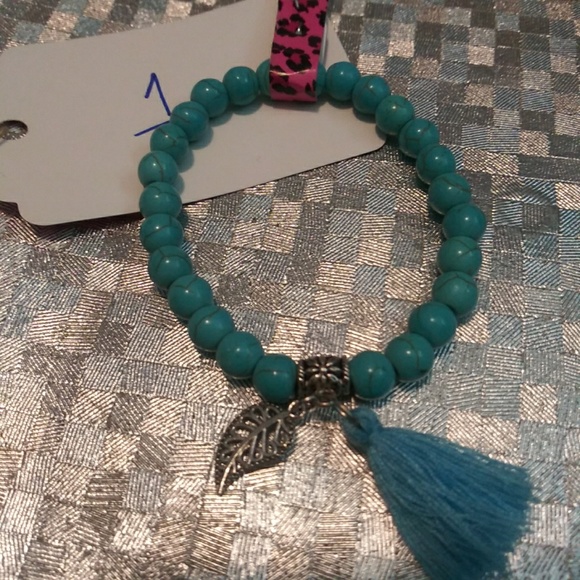 Bracelets - Picture 2 of 8